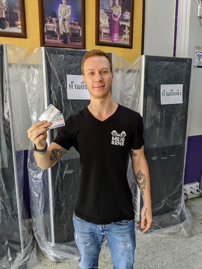 mojomatt holding two thai driving licenses